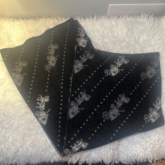 Coach rectangular wool scarf - Picture 4 of 5